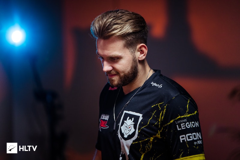 BLG官博：新鮮出爐的定妝照拍攝花絮請查收